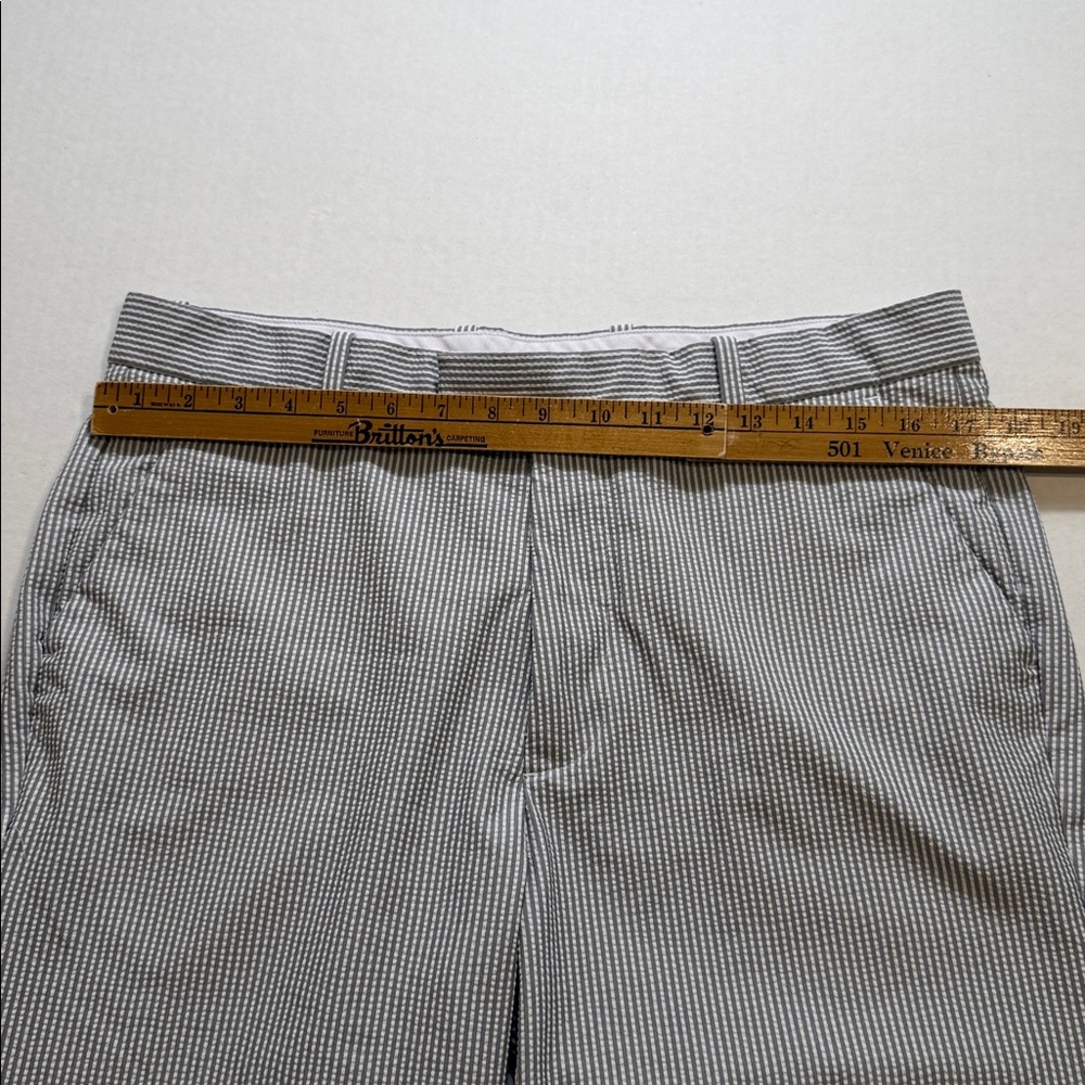 G/FORE Gray Striped Seersucker Shorts
STYLE# G4MS21B07 - Picture 3 of 7